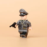 WW2 Nazi German Feldgendarmerie (Military Police) Lieutenant Soldier - [10] FIGURES + Luger pistols