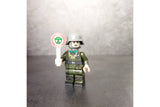 WW2 Nazi German Feldgendarmerie (Military Police) Soldier - [10] FIGURES + Halt Polizei Stop Sign Paddles