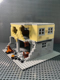 Ruin battle scene - Yellow and Grey House [MOC construction brick toy]