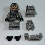 US ARMY - Soldier in Army Combat Uniform (ACU) - [5] FIGURES w/ weapons