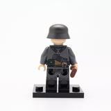 WW2 German Army -  Wehrmacht soldier - [10] figures w/ 98K -