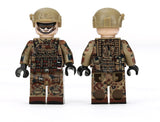 US Army - Navy Seal Soldier (Beige Headgear) [5] figures  w/ coloured weapons -