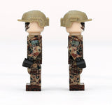 US Army - Navy Seal Soldier (Beige Headgear) [5] figures  w/ coloured weapons -